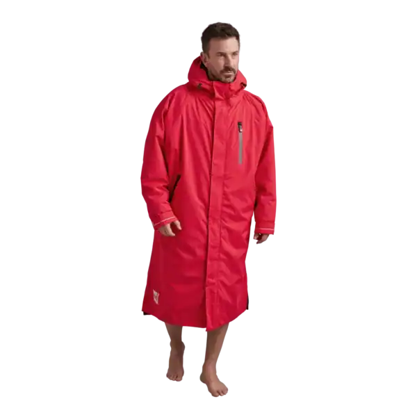 Osez le rouge sirène avec la robe de change Alter Evo ! Changez en toute liberté et avec style grâce à cette robe de change primée aux caractéristiques techniques exceptionnelles.