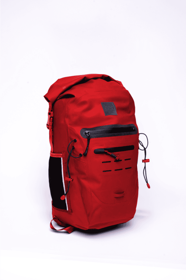 Créée en 2018, Red Original est née du succès de Red Paddle Co Comme nous l'attendons de Red, la performance, le style et le design fonctionnel sont au cœur de la gamme Red Original . De nouvelles approches pour résoudre les problèmes courants lors du pagayage, comme le rangement de vos objets de valeur. Ainsi que des incontournables réimaginés comme la veste Red Pro Change, voilà ce qui distingue la gamme Red Original de la foule. Explorez votre monde en toute confiance et avec la gamme Red Original .