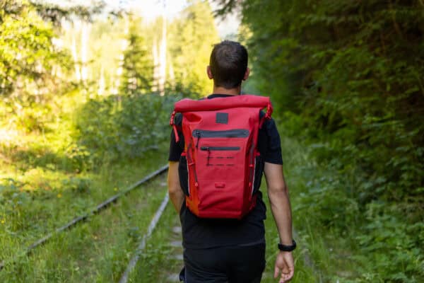 Sac à dos Red Original Adventure backpack étanche 30L rouge – Image 8