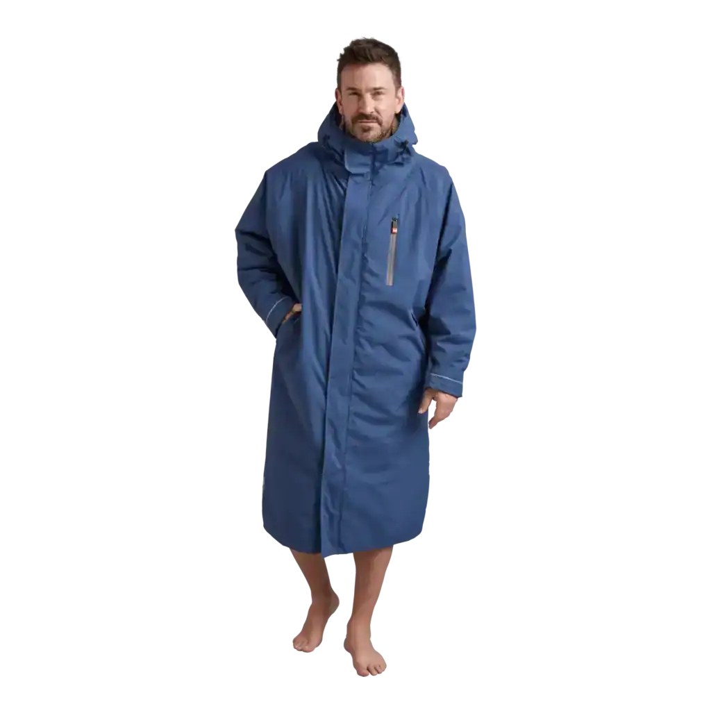 Bleu Amiral : la profondeur du bleu marine adoucie par une doublure gris frais.