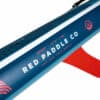 Optez pour une planche de paddle gonflable rouge et bleue, idéale pour la pratique sportive de l'optimum.
