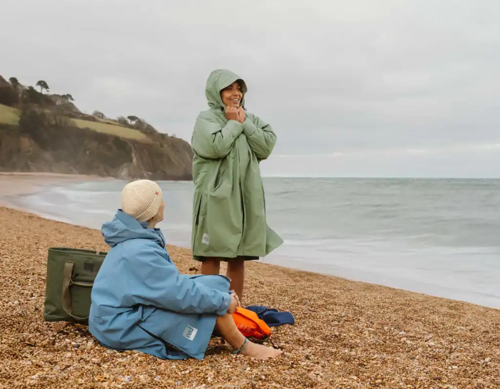 Imperméable opti pour la plage, idéal pour la voile et le paddle, protection contre la pluie et le vent.