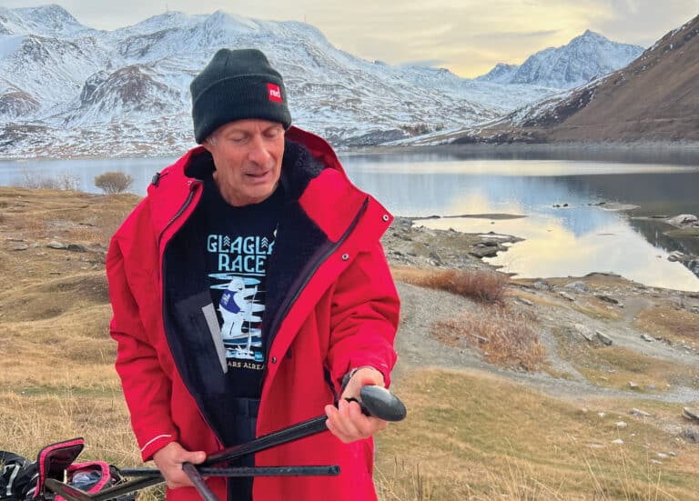 1. Pagaie Op­ti pour paddle surf et loisirs nautiques, idéale pour les amateurs de glisse.