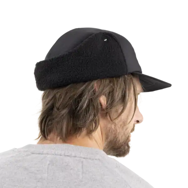 Casquette pour le sport de voile Opti, style décontracté, confort et protection solaire.