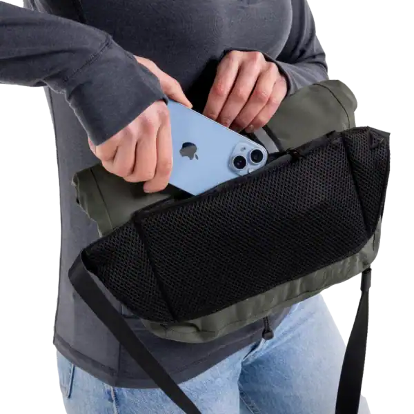 Sac bandoulière étanche léger 7L - Vert Olive – Image 12