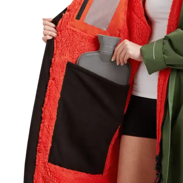 Protection pour bouteille d'eau pour activités nautiques et sportives, pratique et isolante.