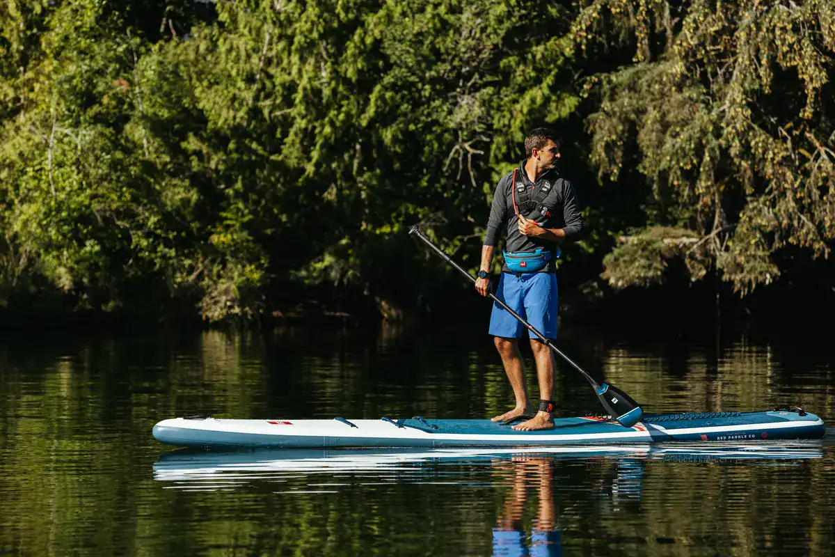 Pagaie Red Paddle Ultimate Carbon en action sur le lac d'Annecy