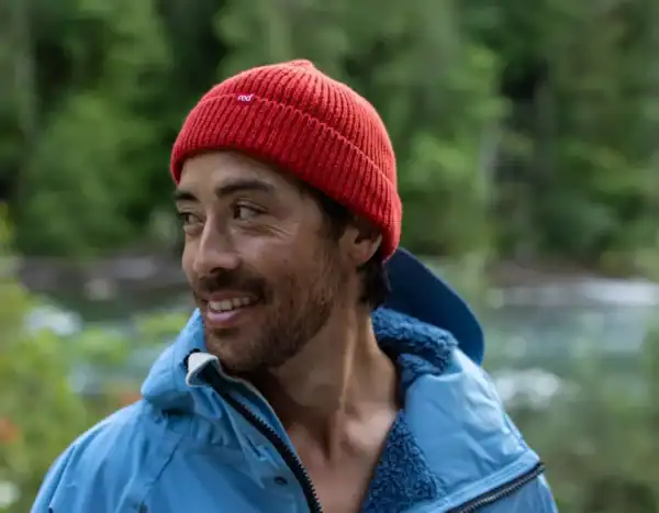 red equipment beanie eddy lifestyle 01