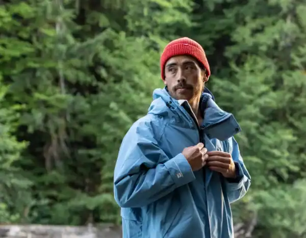 red equipment beanie eddy lifestyle 02