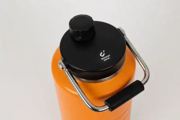Red Equipment Canteen Isotherme 2L — Gourde inox marine double paroi