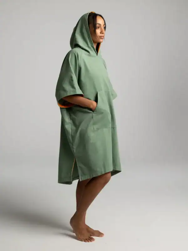 red poncho microfibre adulte sage green 02 femme dos