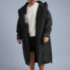 Red Pro Change Robe EVO Stealth Black - ouverte, doublure sherpa Peignoir Red EVO Stealth Black ouvert, doublure sherpa noire visible