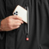 Red Pro Change Robe EVO Stealth Black - poche étanche téléphone Poche étanche zippée du peignoir Red EVO Stealth Black contenant un téléphone
